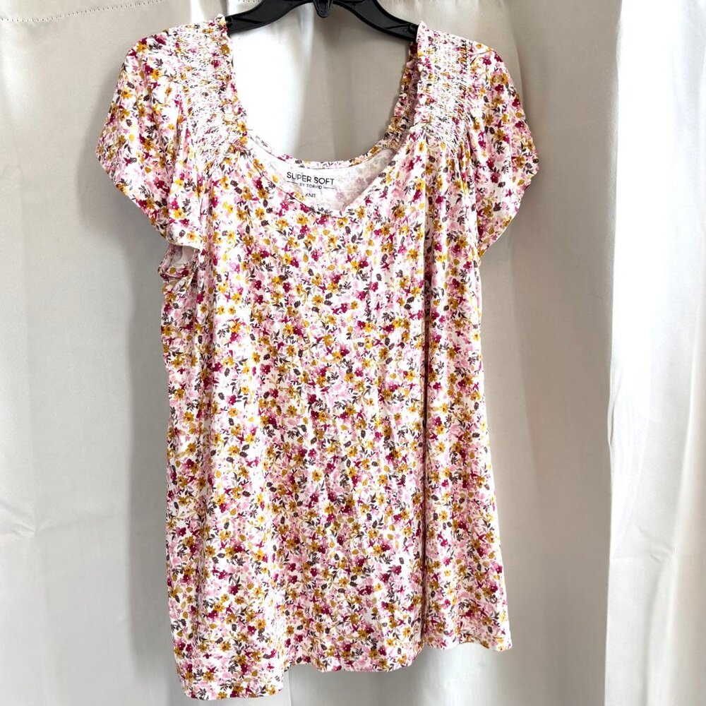 Torrid Top Super Soft Top Size 0 Floral Flutter V Neck Boho Cottage Dainty 18705